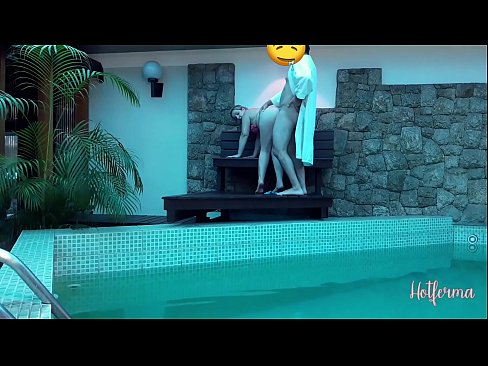 ❤️ Bulla ancillam ad piscinam invitat, sed fervido resistere non potuit Hard porn  at la.hentaisea-com.ru